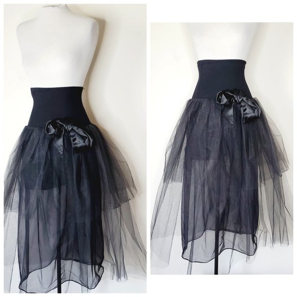 Vintage Dresses & Skirts - VINTAGE RECTANGLE BLANC PARIS Black Tulle Skirt